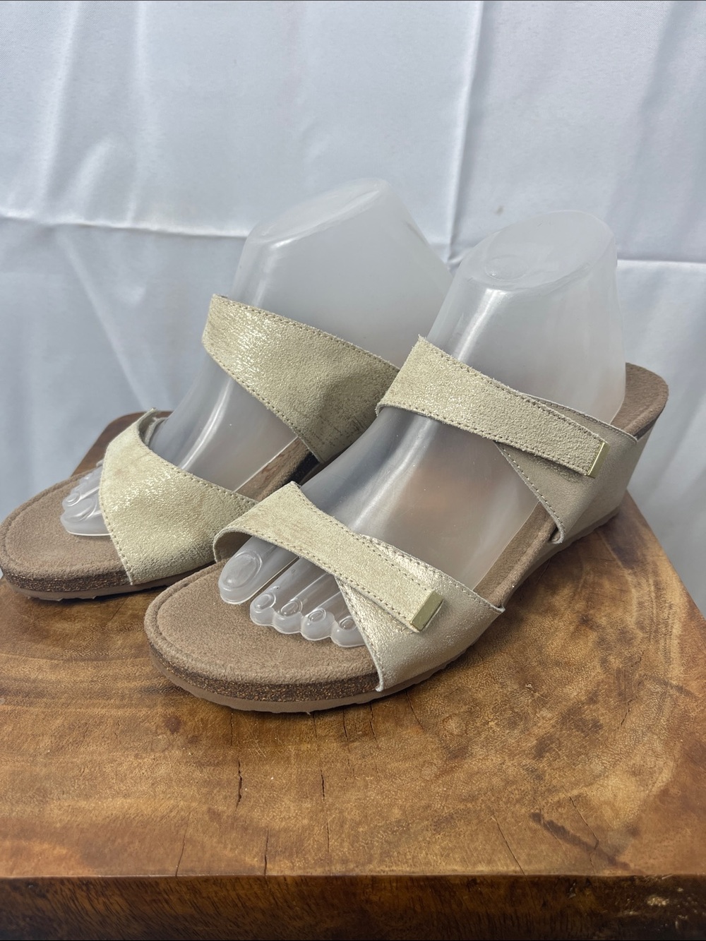 Aetrex ComfortWedge Women’s Gold Metallic Slide Sandals EU 42 US 10.5/11 NEW